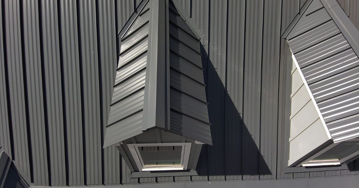 Red Flags to Watch For When Hiring a Shadeland Roofer